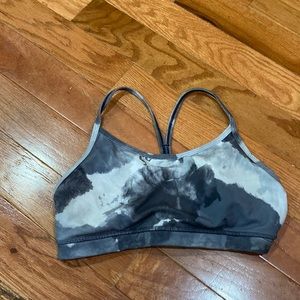 Lululemon Flow Y Bra IV
White Coal Tinted Canvas Super size 6